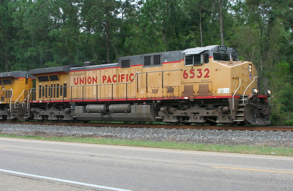 UP 6532 leading WB intermodal